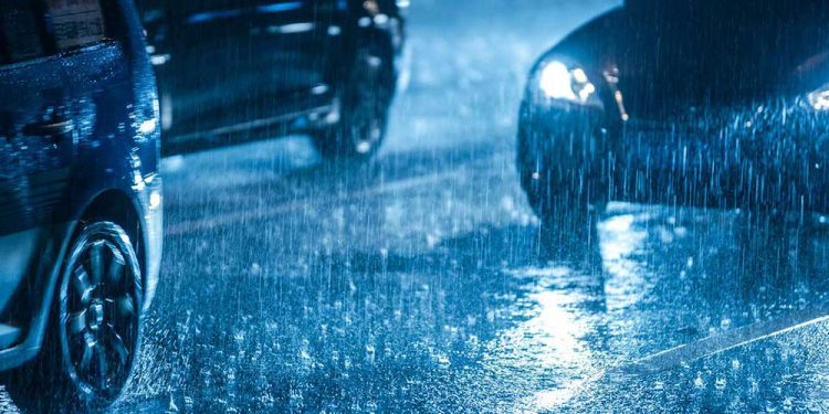 رانندگی در باران