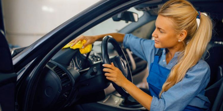 تمیز کردن داشبورد
